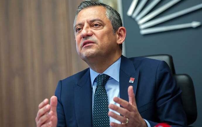 Özgür Özel’den sokak hayvanlarının uyutulmasına tepki: Çare uyutmak değil!