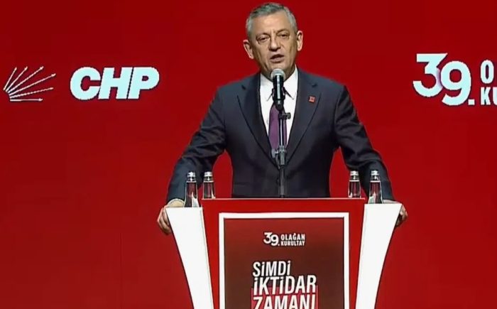Özgür Özel: “Bu komisyona ne katılmamızla Kürt olmayan vatandaşlara bir kötülük yaptık, ne de komisyonun son seyahatine katılmamızla Kürt arkadaşlarımıza karşı olumsuz bir tutum içinde olduk”