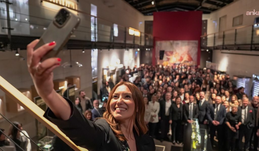 Ankara Barosu Başkanlığı için adaylığını açıklayan Elçin Özge Şimşek Çağlayan, meslektaşlarıyla bir araya geldi