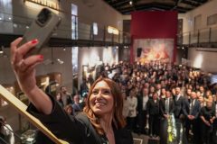 Ankara Barosu Başkanlığı için adaylığını açıklayan Elçin Özge Şimşek Çağlayan, meslektaşlarıyla bir araya geldi