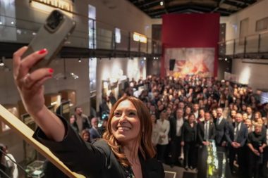 Ankara Barosu Başkanlığı için adaylığını açıklayan Elçin Özge Şimşek Çağlayan, meslektaşlarıyla bir araya geldi