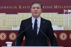 Murat Emir: Kürsü işgalini yapan AKP Grubu, Meclis Başkanı görmedi mi, duymadı mı?