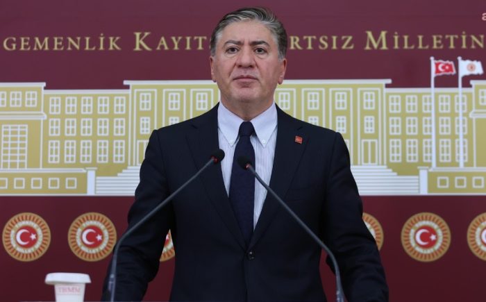 Murat Emir: Kürsü işgalini yapan AKP Grubu, Meclis Başkanı görmedi mi, duymadı mı?