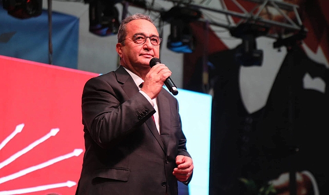 CHP’li Bülent Tezcan’dan belediye başkanlarının parti değiştirmesine tepki: Toplumda “seçtiğimizin kıymeti yok” algısı yaratır, demokrasiye darbedir!