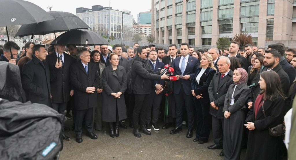 Özgür Çelik: Gençliği kelepçelerle, adliye koridorlarıyla susturamazsınız