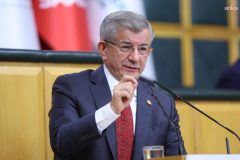 Davutoğlu’ndan Akın Gürlek’e: “Tazminat davası açmak yerine ‘Benim her şeyimi araştırın, ben buradayım’ deyin”