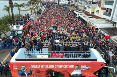 Ekrem İmamoğlu: Kuşadası’nın iradesini güdümlü yargı operasyonlarıyla dizayn etmeye kalkışanları Aydınlılar asla unutmayacak