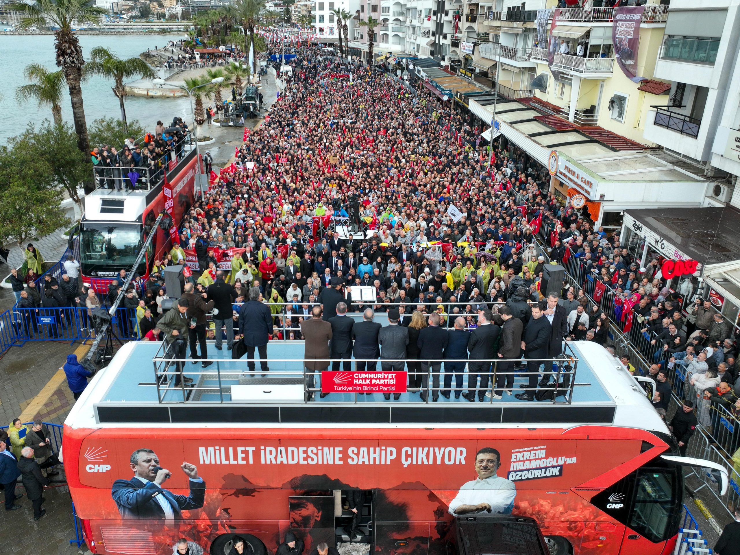 Ekrem İmamoğlu: Kuşadası’nın iradesini güdümlü yargı operasyonlarıyla dizayn etmeye kalkışanları Aydınlılar asla unutmayacak