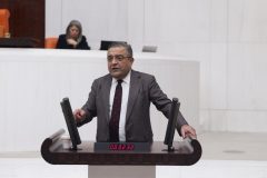 Sezgin Tanrıkulu’ndan Cevdet Yılmaz’a: “Hayat pahalılığına karşı ‘sosyal koruma paketi’ hazırlanması yönünde bir çalışma var mı?”