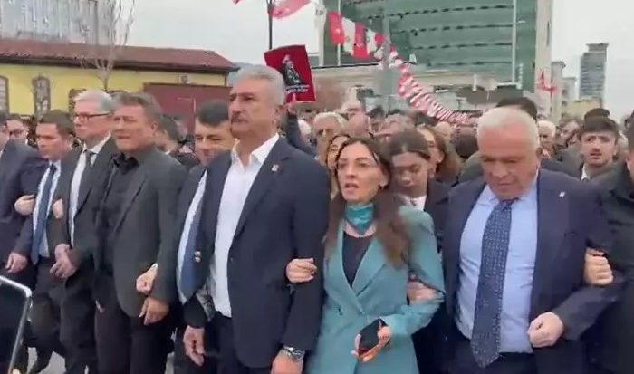 Bursa Büyükşehir Belediyesi Başkan Vekili seçimi öncesi gerginlik