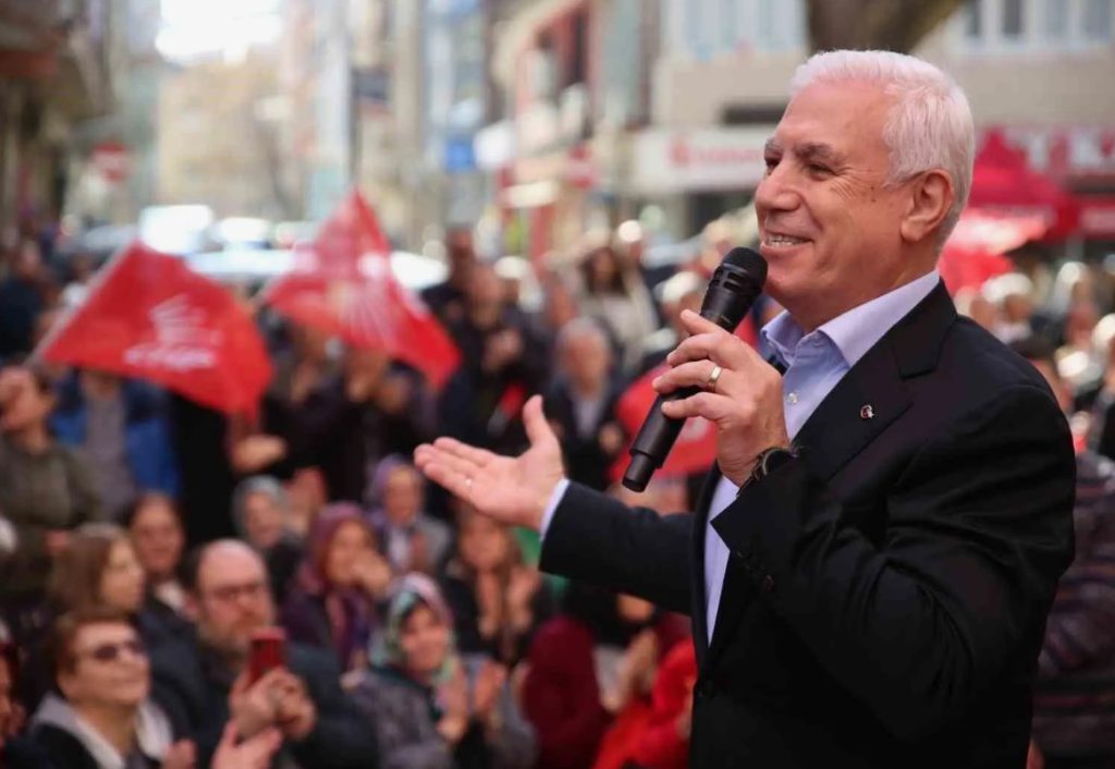 Bursa’da Mustafa Bozbey’e destek yürüyüşü: “Mustafa Bozbey yalnız değildir”