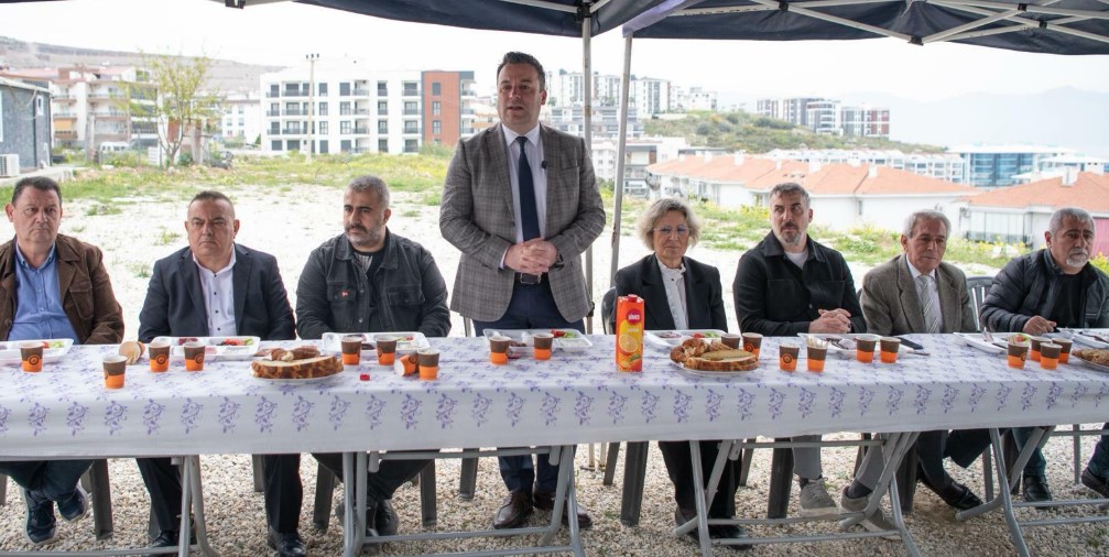 Kuşadası Belediye Başkan Vekili Tahsin Demirtaş, müdürlük ziyaretlerini sürdürüyor