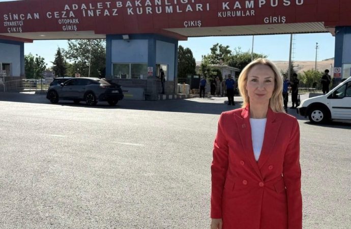 CHP’li Nazlıaka NATO Zirvesi öncesinde tutuklanan akademisyen Memiş’i ziyaret etti