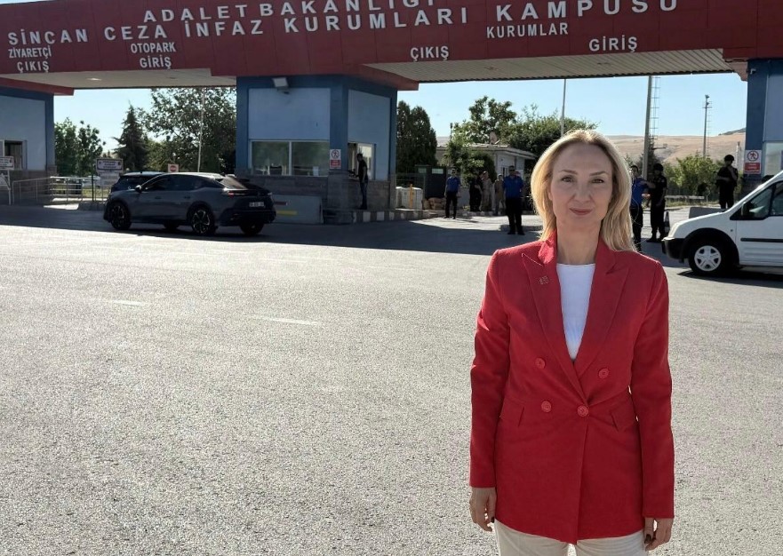 CHP’li Nazlıaka NATO Zirvesi öncesinde tutuklanan akademisyen Memiş’i ziyaret etti