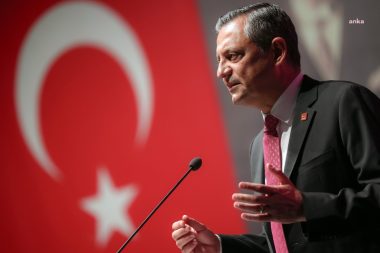 CHP lideri Özgür Özel FT’ye yazdı: “Demokrasiye saldırı, Türkiye’nin müttefikleri için de tehdit”